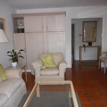Beautiful Tranquil Close To The Sea Apartament *